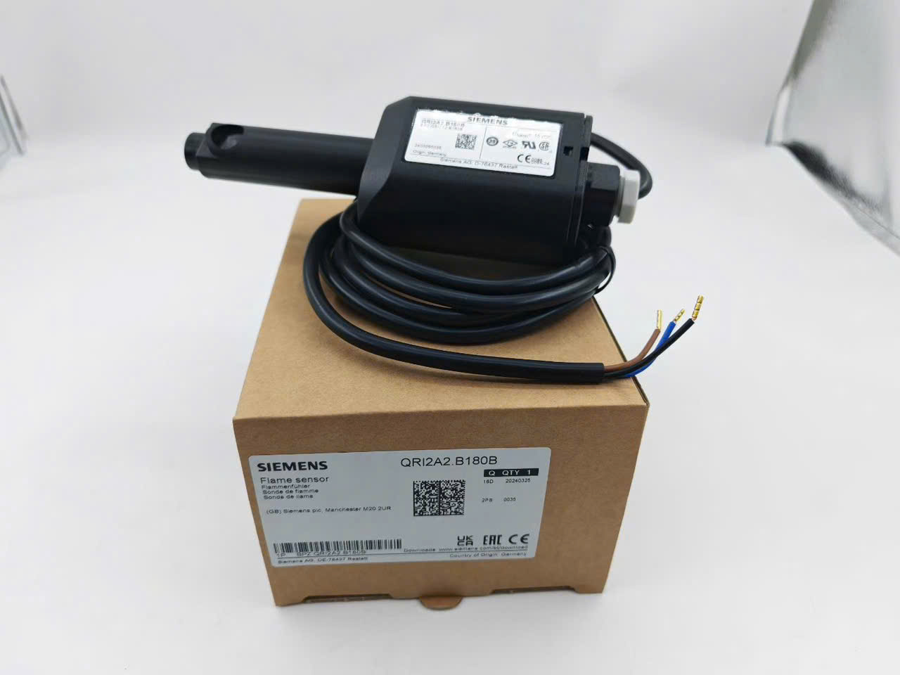 Cảm biến QRI2A2.B180B